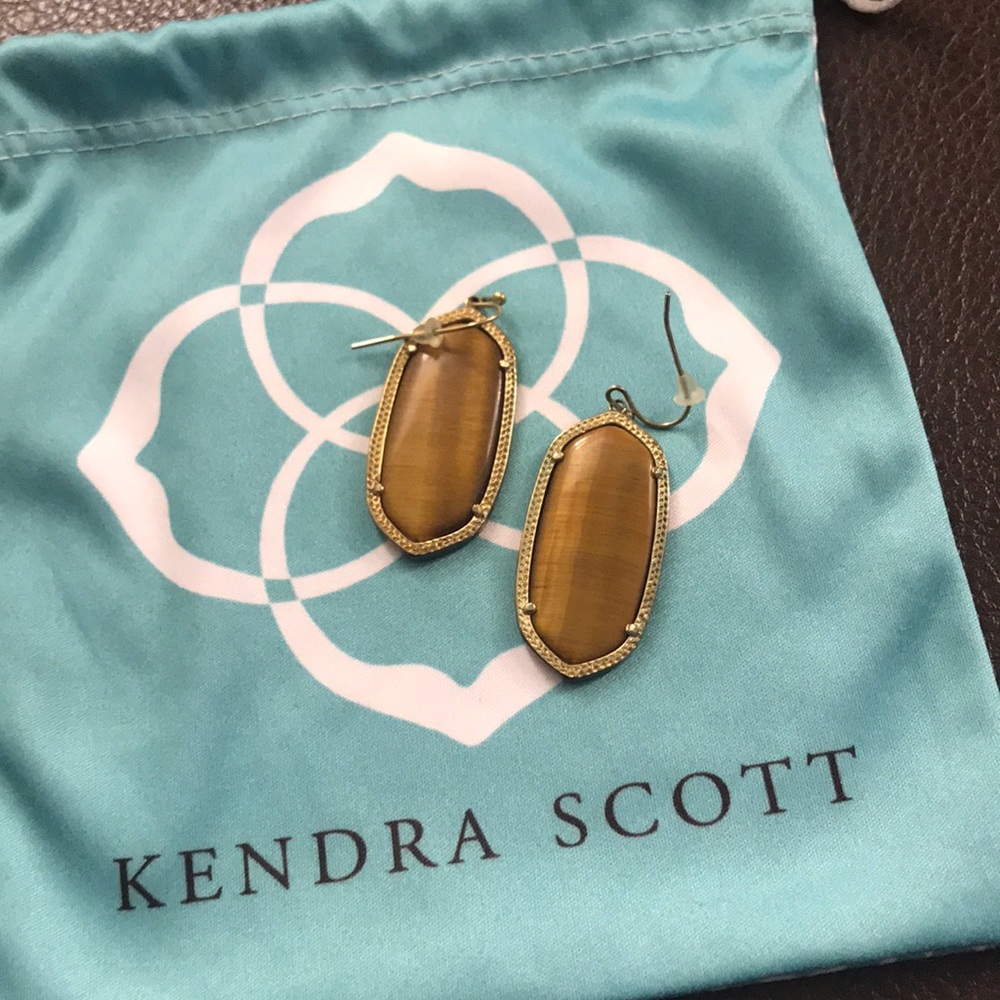Authentic Kendra Scott Elle earrings in tigers eye